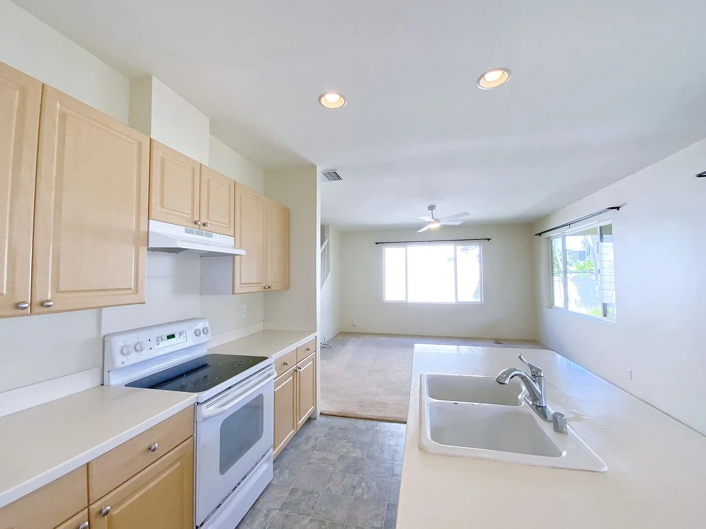 4 Bedroom, 3 Bathroom Home at Ewa By Gentry Prescott II — Photo 4