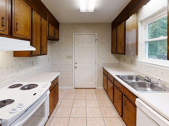 2nd image of 3378 Pigeon Forge Dr