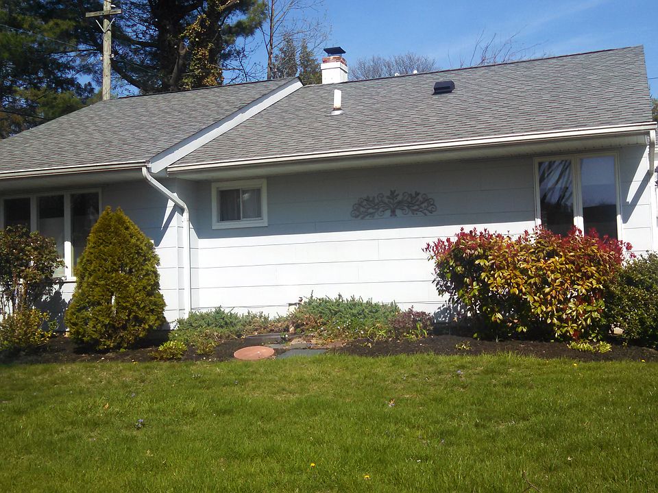 1st image of 16 Poplar Pl