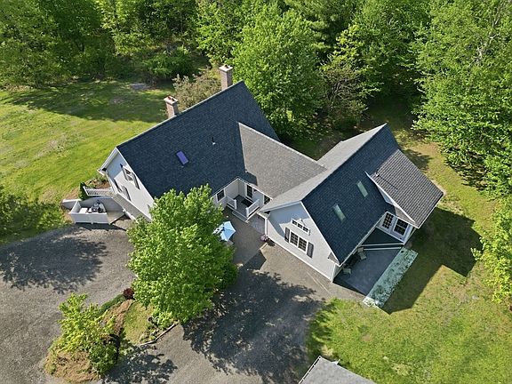 3rd image of 59 Carpenter Rd