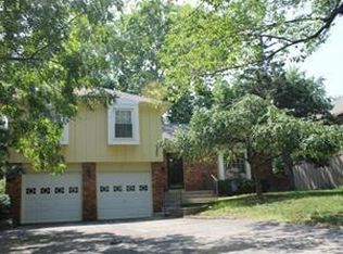 9512 Farley Cir, Overland Park, KS 66212