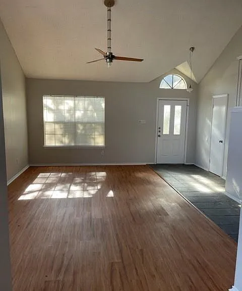 7304 Potters Trl — Photo 4