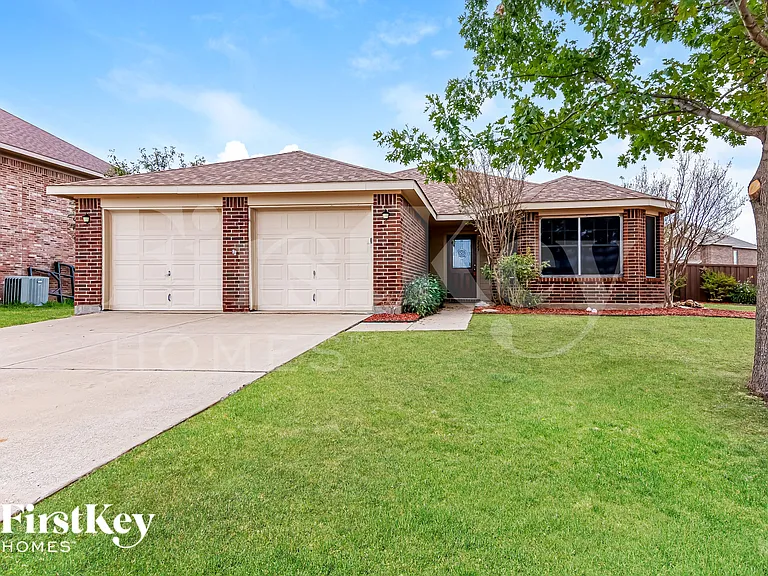 229 Silver Spur Dr — Photo 1
