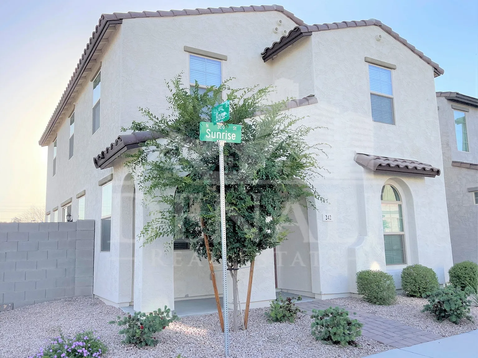 4 bed, 3.5 bath, 2218 sqft, $2,495 — Photo 2