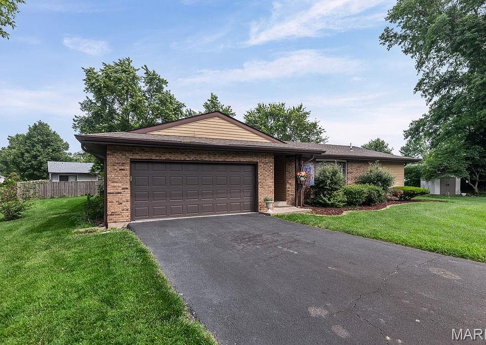 1st image of 46 Belle Crest Dr