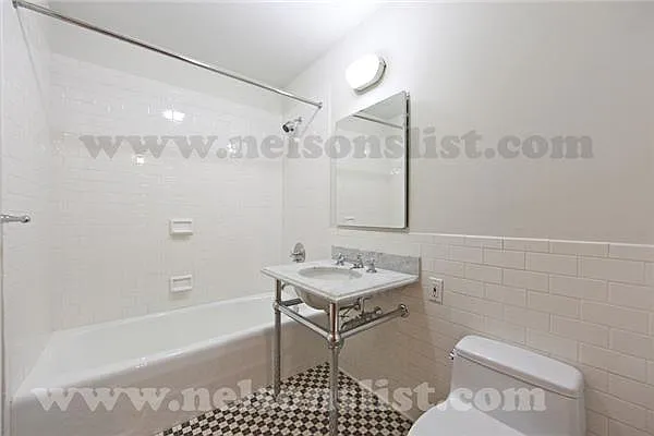 Rented by R New York | media 33