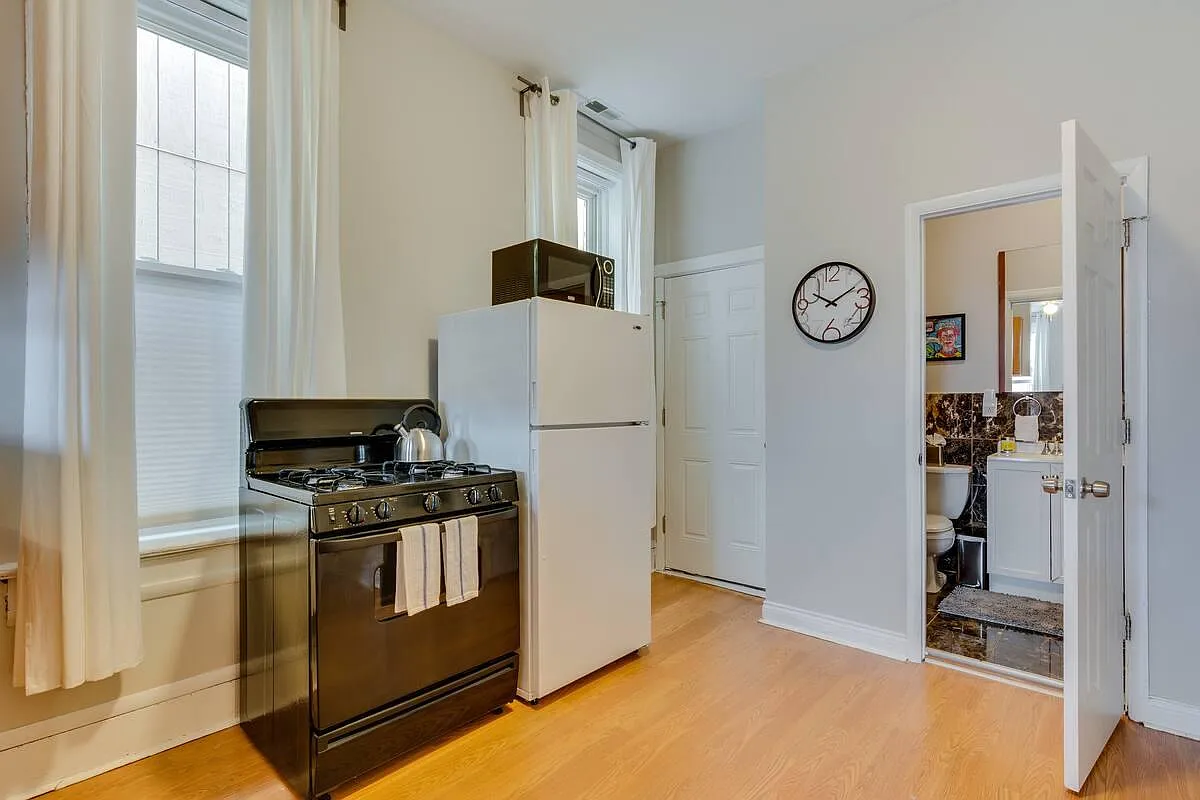 2 bed, 700 sqft, $1,525 — Photo 4