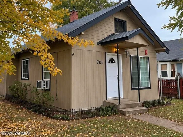 705 S 12th Ave, Yakima, WA 98902
