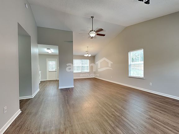 4th image of 104 Remington Ct
