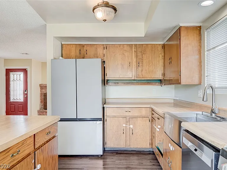 3917 W Oakey Blvd — Photo 13