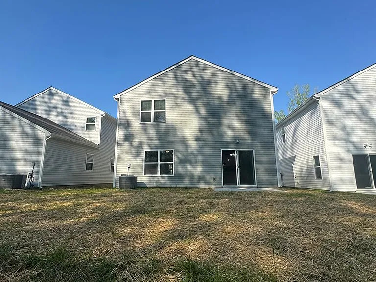 2128 Clapham Ct — Photo 17