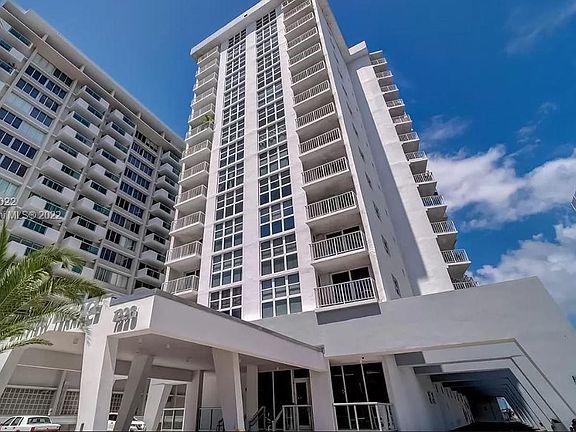 3rd image of 1228 West Ave APT 1008