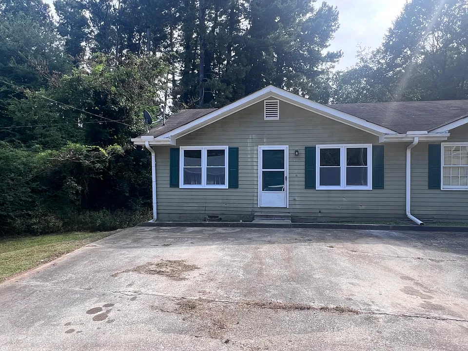 144 Colonial Dr