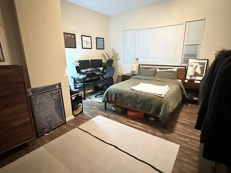 2430 N Clybourn Ave #2 — Photo 11