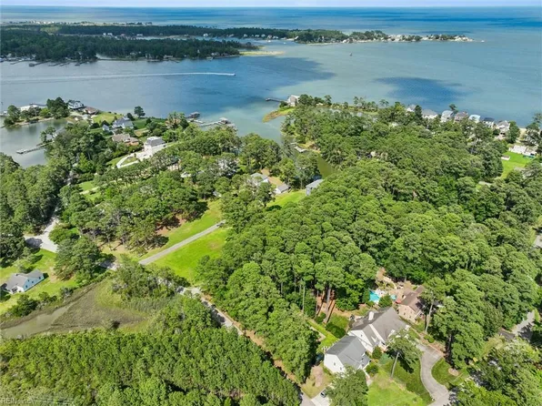 106 Anchor Dr, Yorktown, VA 23692