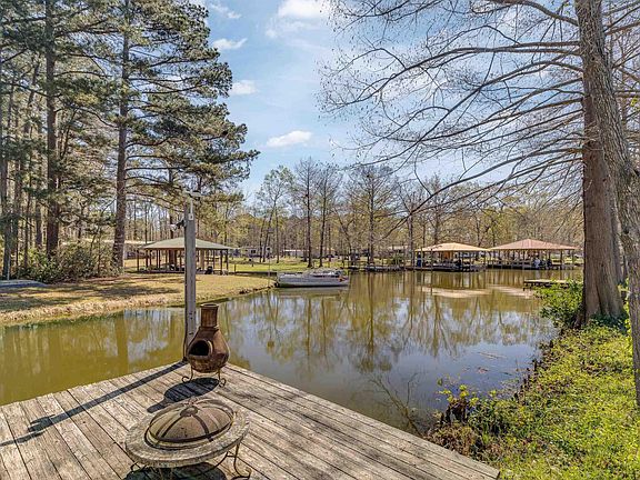2nd image of 435 Bear Creek Rd