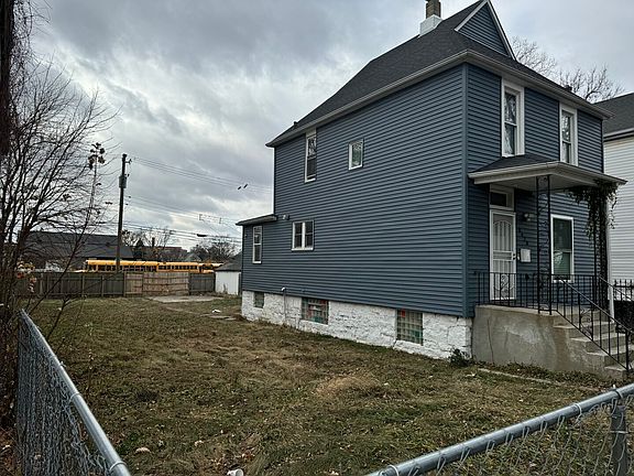 2nd image of 8421 S Kerfoot Ave