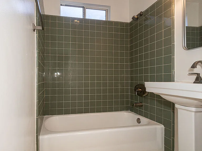 1310 Warren St #1310 — Photo 16