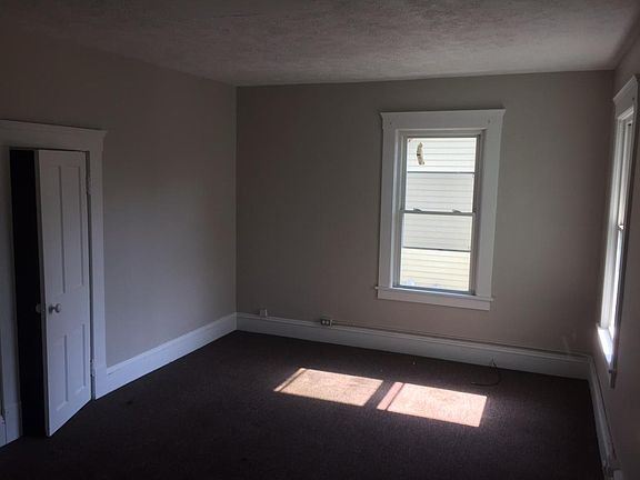 3rd image of 2808 Woodbridge Ave #1