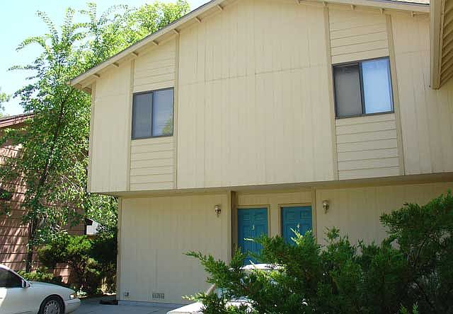 1st image of 640 Custer Ave APT 2