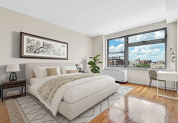 4th image of 41 Two Qns Blvd #5F