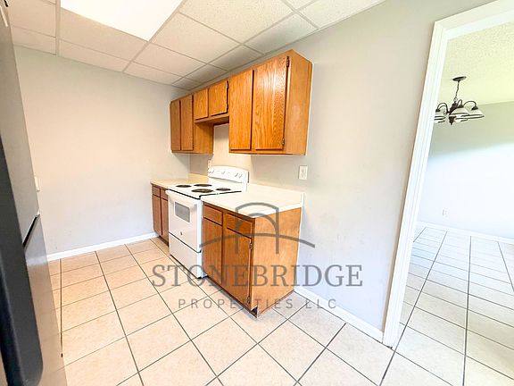 2nd image of 302 Hillsboro Ln