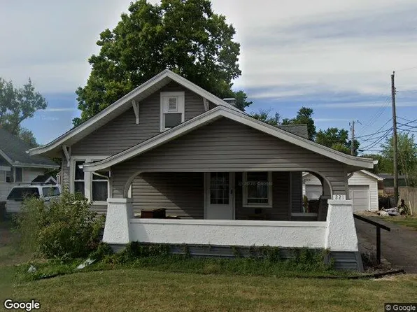 221 W Main St, New Lebanon, OH 45345