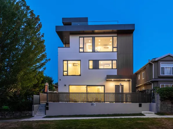 3428 Mons Dr #2, Vancouver, BC V5M 3B6