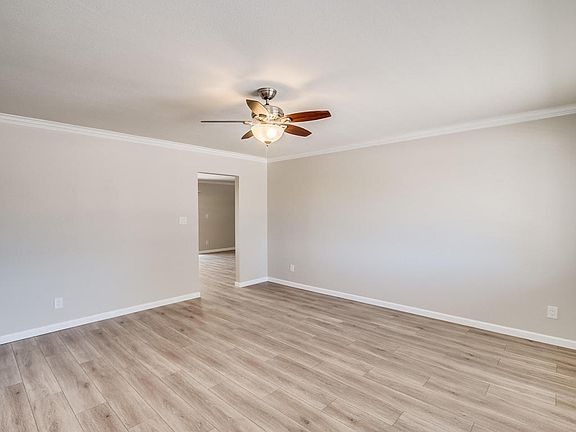 3rd image of 1055 E Magdalena Dr