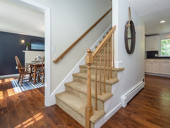 3rd image of 20 Evergreen Dr
