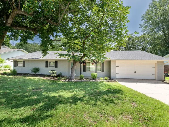 111 San Jose Dr, Springdale, AR 72764