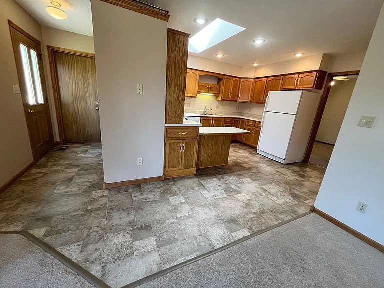 301 N Cherry St — Photo 8