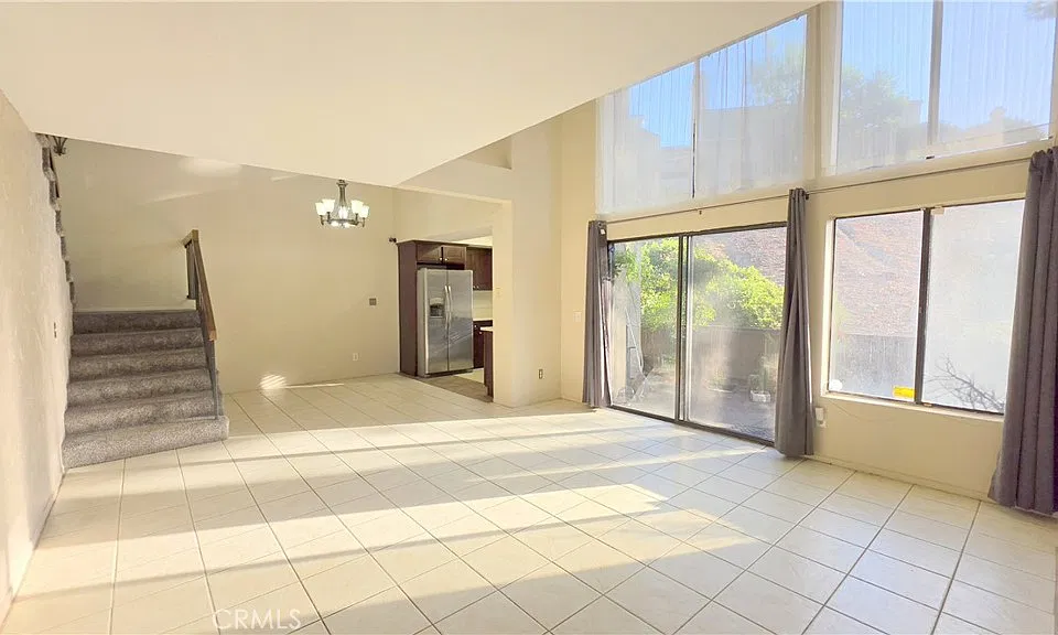 3610 Hemlock Ln