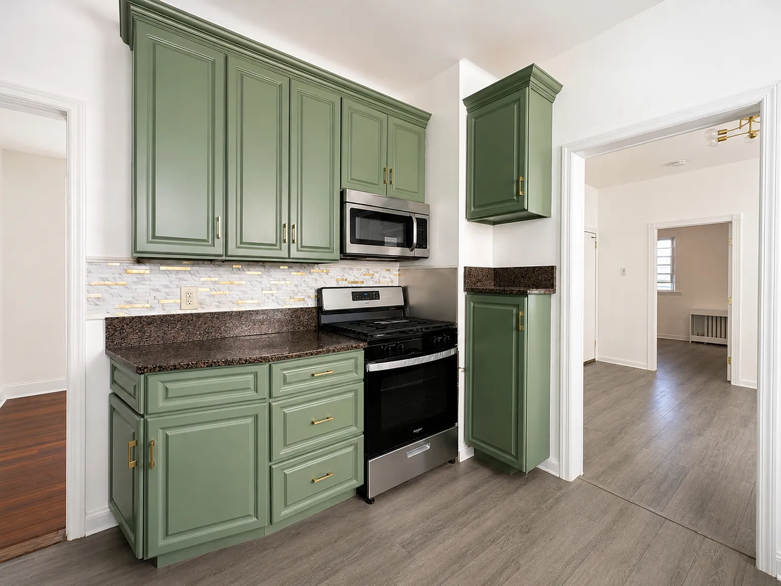 4 bed, 1400 sqft, $3,300 — Photo 3