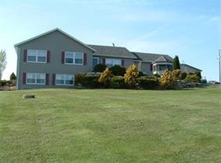 18901 Oneil Rd, Mineral point, WI 53565