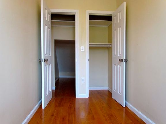 4th image of 130 W Houston St #02