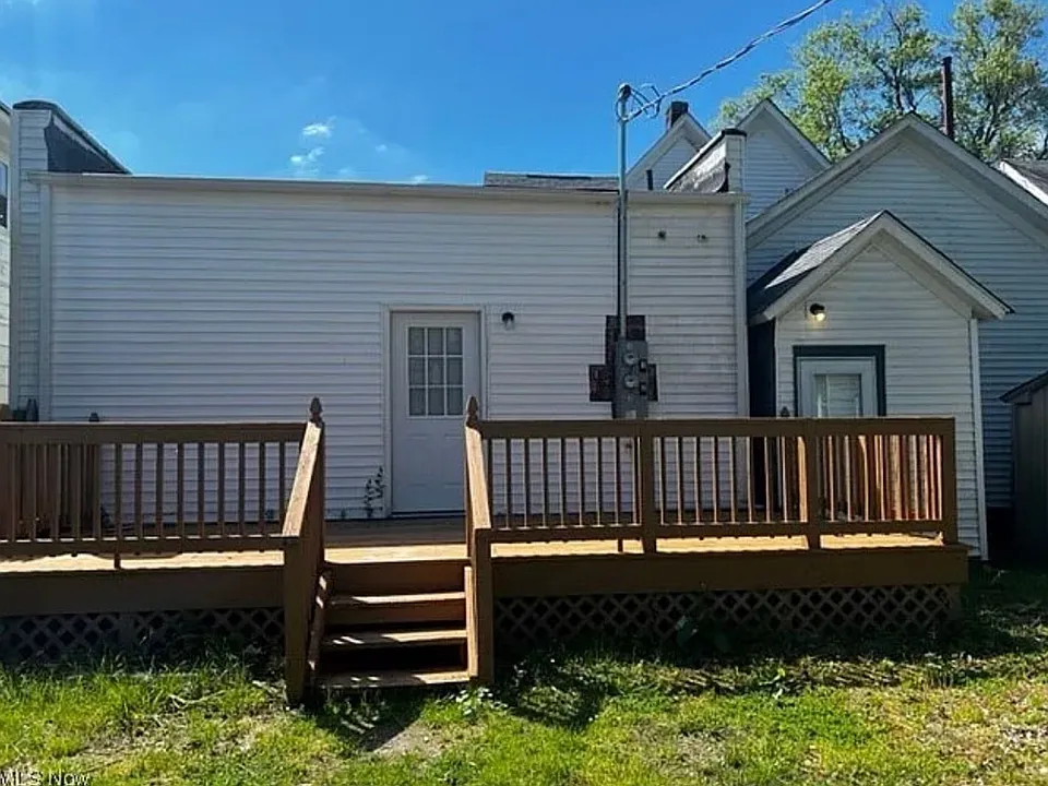314 W 9th St