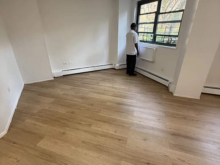 420 Watkins St #4E — Photo 3