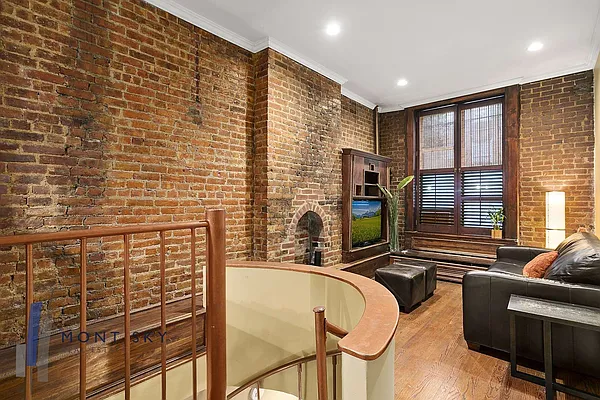 Sold by Mont Sky Real Estate | media 1