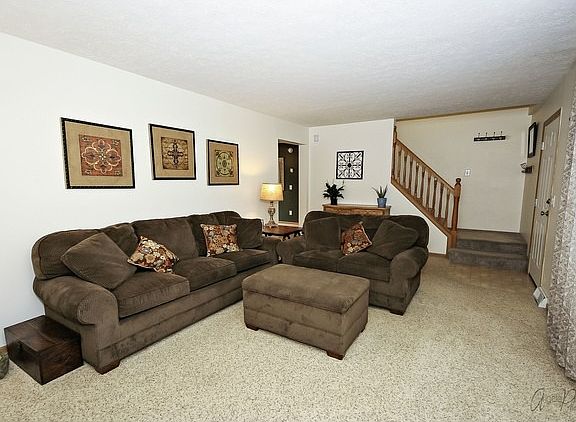 2nd image of 37477 N Grand Blvd
