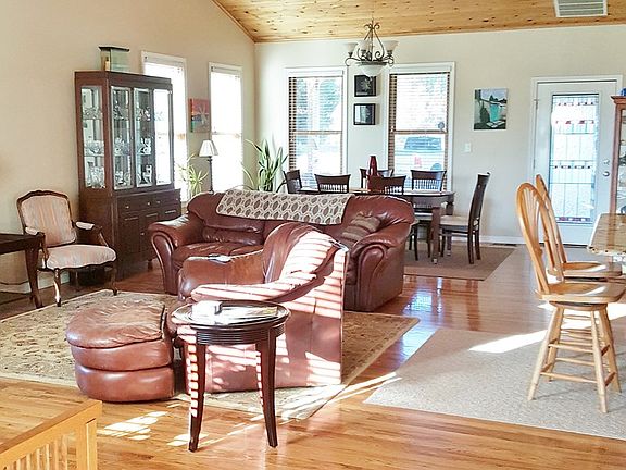3rd image of 163 Antler Dr