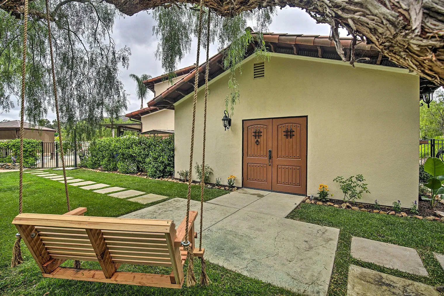 1 bed, 1.0 bath, 441 sqft, $3,964 — Photo 2