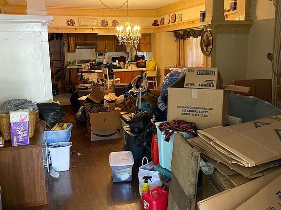5th image of 2060 Yosemite Dr