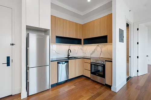 217 Green St #2C Photo 1