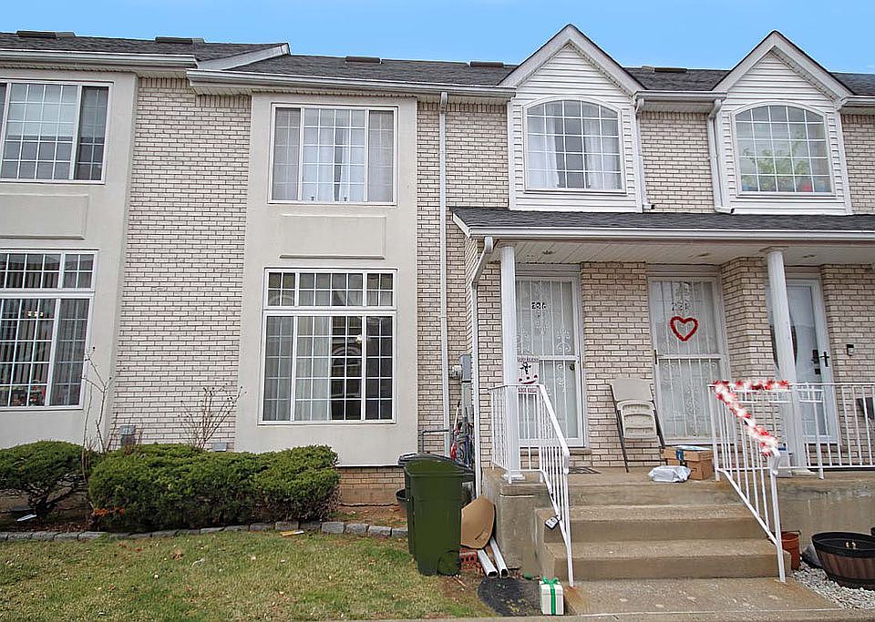 1st image of 22 Jennifer Pl #29A
