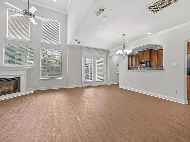 4404 Honfleur Ct — Photo 24