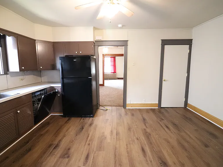 502 N State St — Photo 12