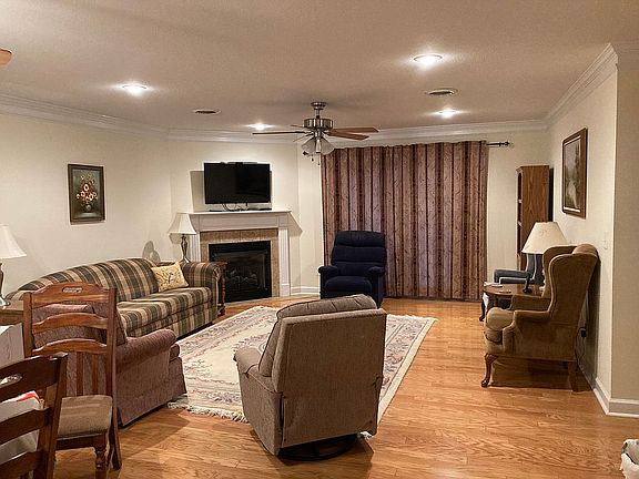 2nd image of 118 Jordan Way St
