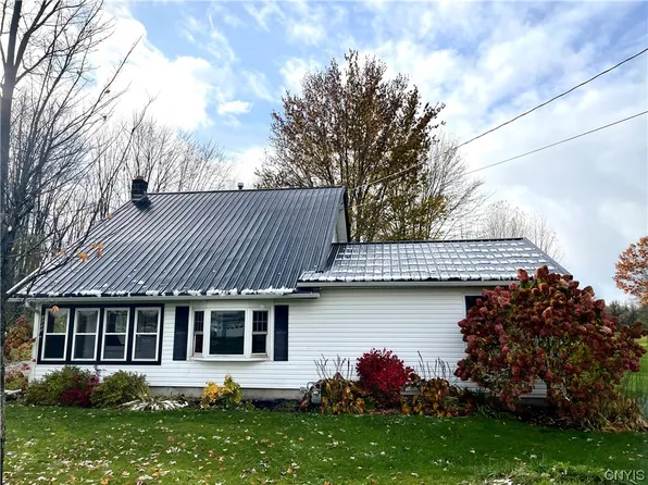 8853 Bridgeport Kirkville Rd, Kirkville, NY 13082