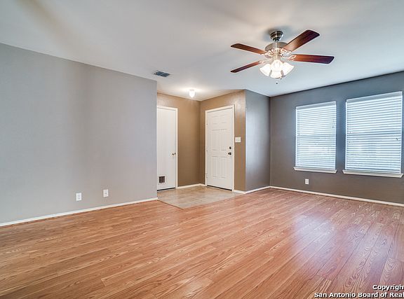 3rd image of 8443 Chalk Hill Cv